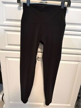 Aritzia Butter Cheeky Hi-Rise 26” Legging